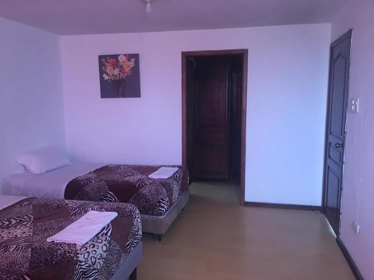 Guest house Hostal Atocha # 6 Quito